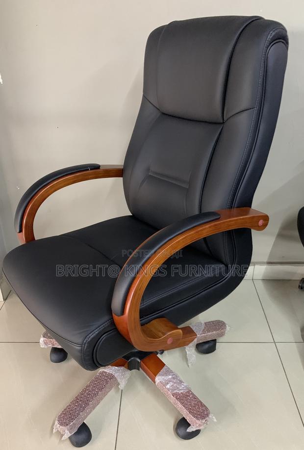 Executive Swivel Chair photo 3