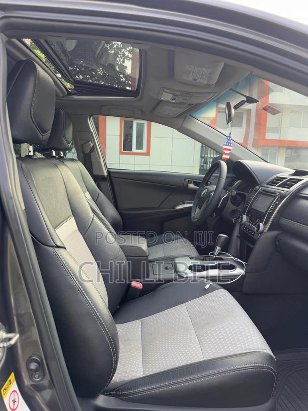 Toyota Camry SE 4dr Sedan (2.5L 4cyl 6A) 2014 Gray photo 12