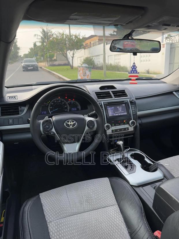 Toyota Camry SE 4dr Sedan (2.5L 4cyl 6A) 2014 Gray photo 13