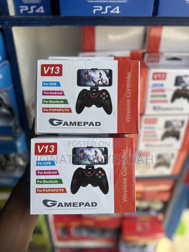 V13 Wireless Phone Gamepad · Photo 4