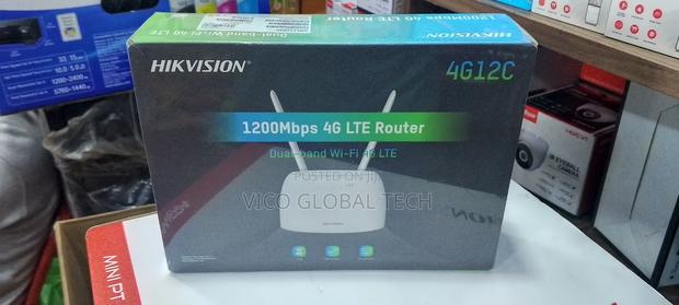 Hikvision 1200mbps 4g Lte Router · Photo 1