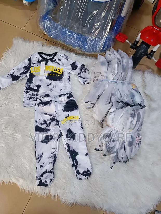 Kids Trouser and Pullover · Photo 4