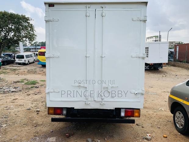Hyundai Mighty 2 Container photo 8
