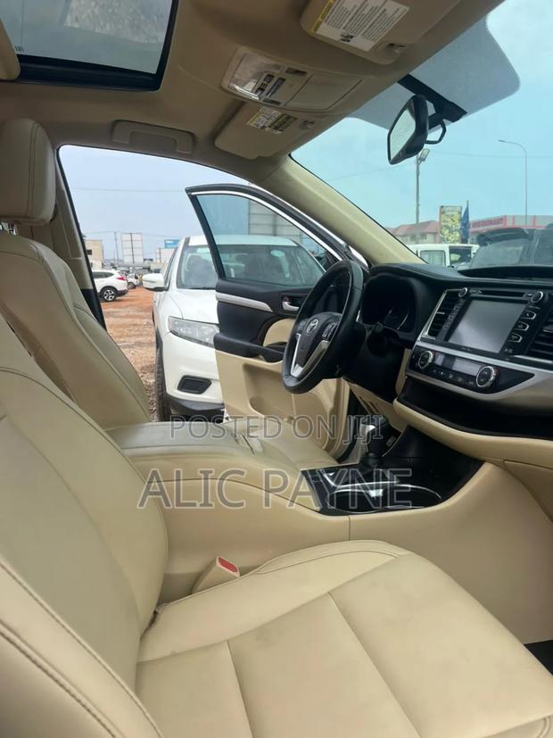 Toyota Highlander XLE V6 4x4 (3.5L 6cyl 6A) 2016 White