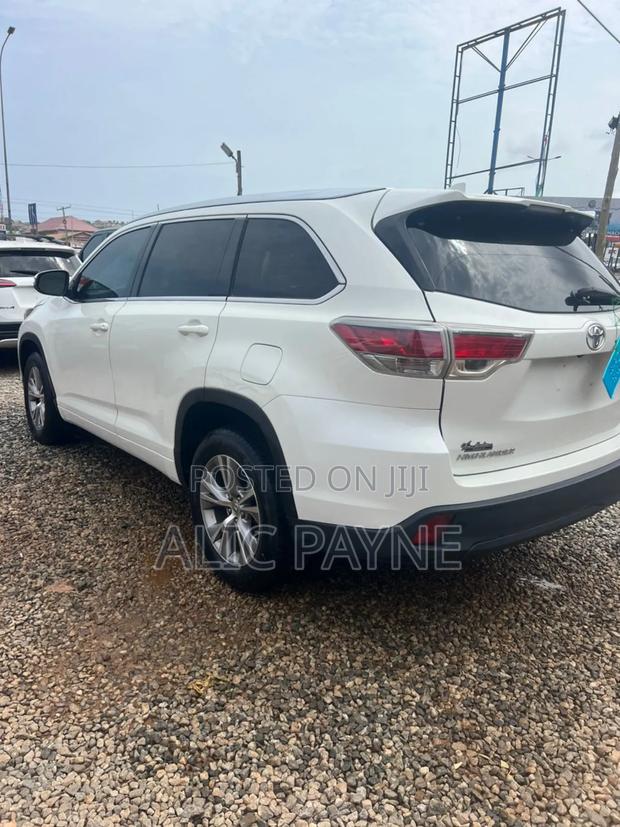 Toyota Highlander XLE V6 4x4 (3.5L 6cyl 6A) 2016 White