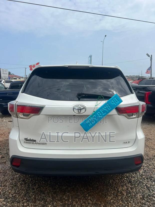 Toyota Highlander XLE V6 4x4 (3.5L 6cyl 6A) 2016 White