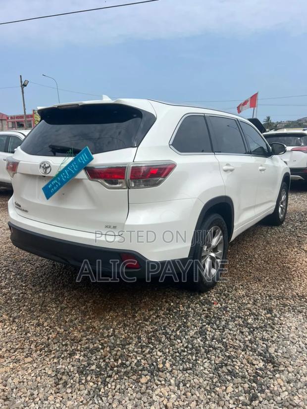Toyota Highlander XLE V6 4x4 (3.5L 6cyl 6A) 2016 White