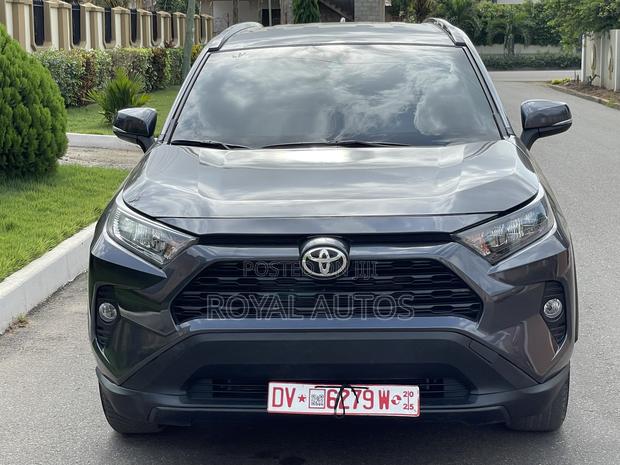 Toyota RAV4 XLE AWD 2020 Gray