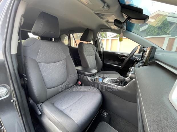 Toyota RAV4 XLE AWD 2020 Gray photo 6