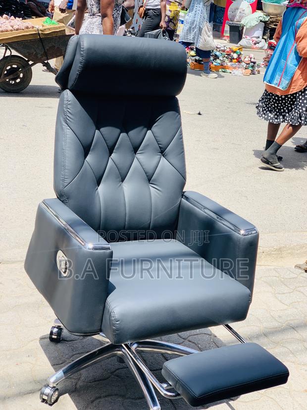 Office Chair— With Recliner · Photo 4