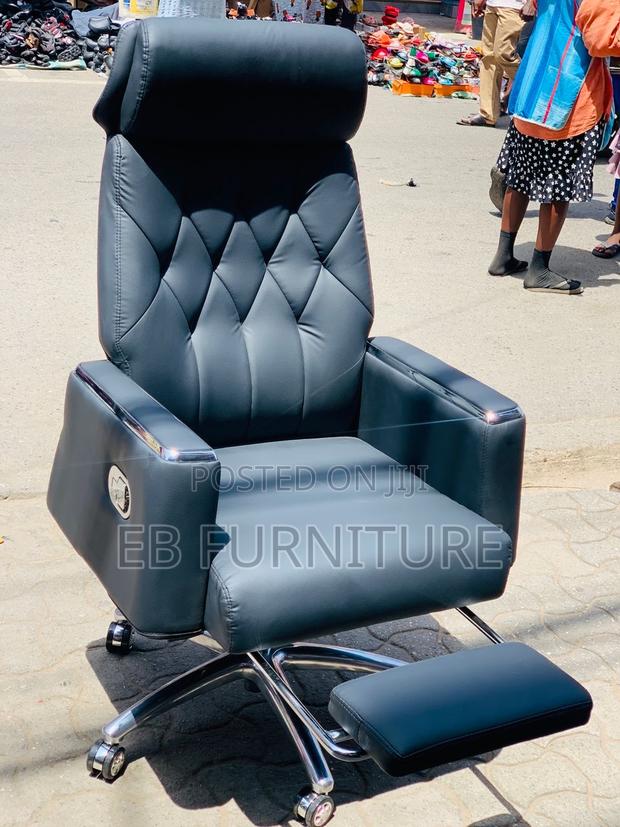 Senior Executives Black Recliner Chair With Headrest · Photo 3
