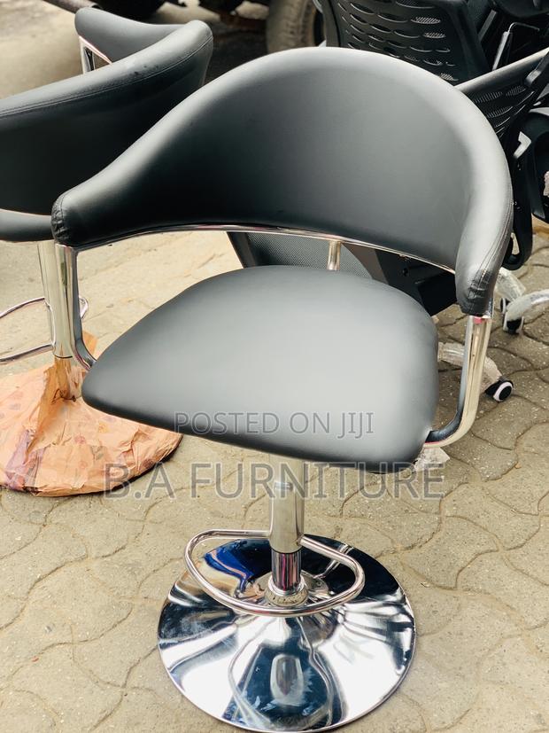 Adjustable Leather Bar Stool /Chair · Photo 4