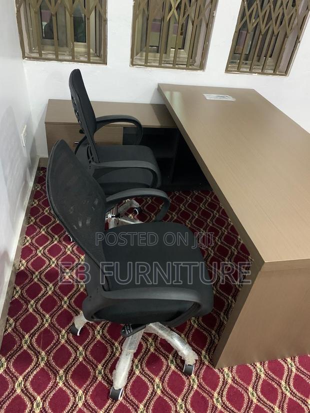 Office Desk · Photo 4