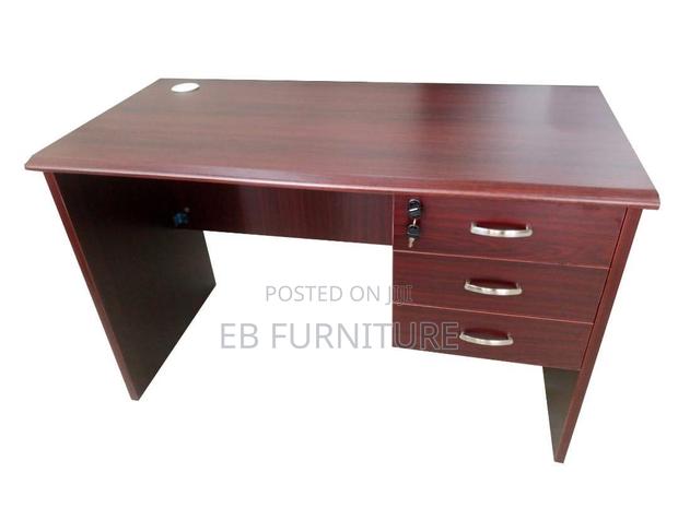 Office Desk With Central Lock · Photo 2