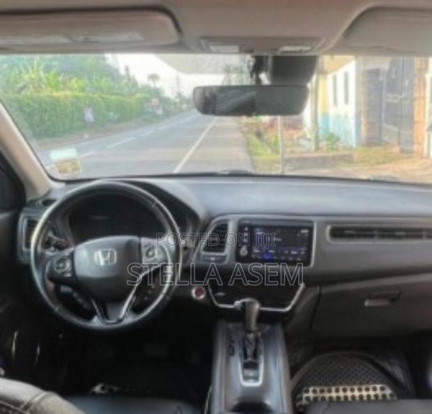 Honda HR-V Touring AWD 2019 Brown