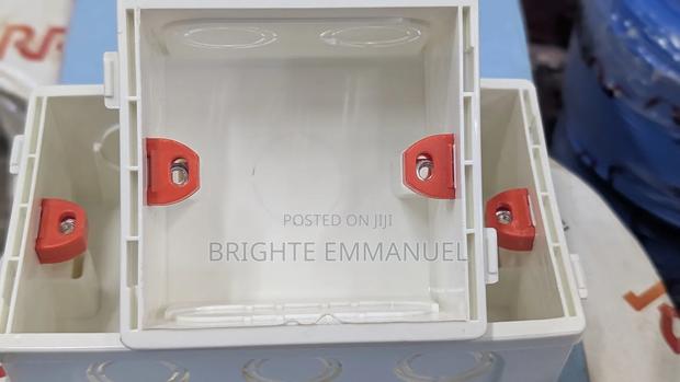 Plastic Conduit Box · Photo 2