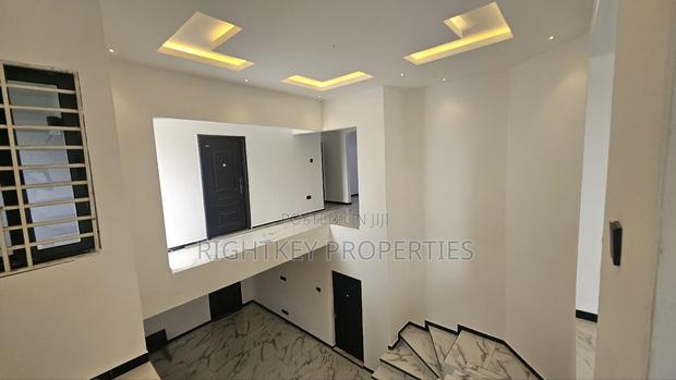 5bdrm Duplex in Rightkey, Kumasi Metropolitan for sale · Photo 2