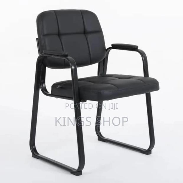 Visitors Chair Leather · Photo 2