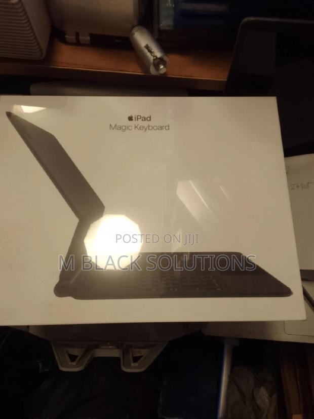 Apple Magic Keyboard for iPad Pro 11-Inch(M4) · Photo 3