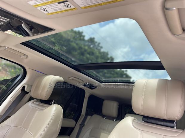 Land Rover Range Rover Vogue 2019 Red