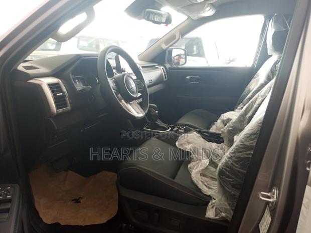 New Mitsubishi L200 2025 Silver photo 7