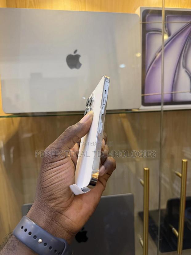 New Apple iPhone 13 Pro 128 GB White photo 2
