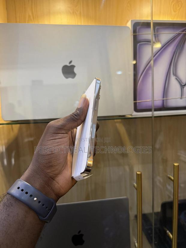 New Apple iPhone 13 Pro 128 GB White photo 3