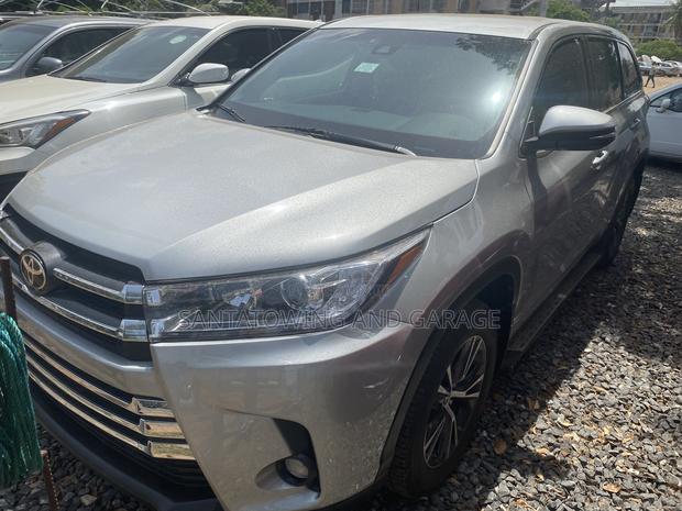 Toyota Highlander LE 4x2 (2.7L 4cyl 6A) 2018 Silver