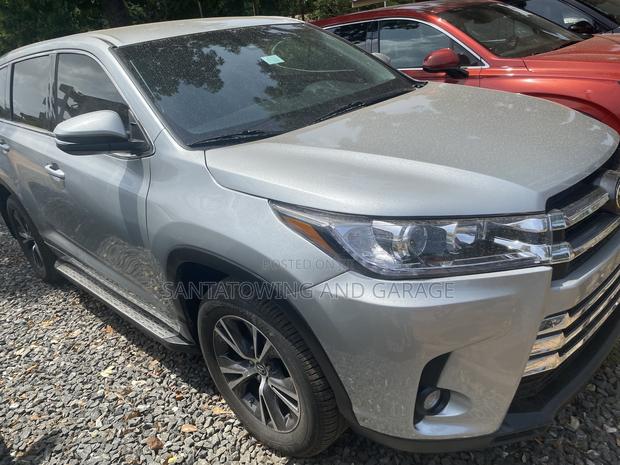 Toyota Highlander LE 4x2 (2.7L 4cyl 6A) 2018 Silver