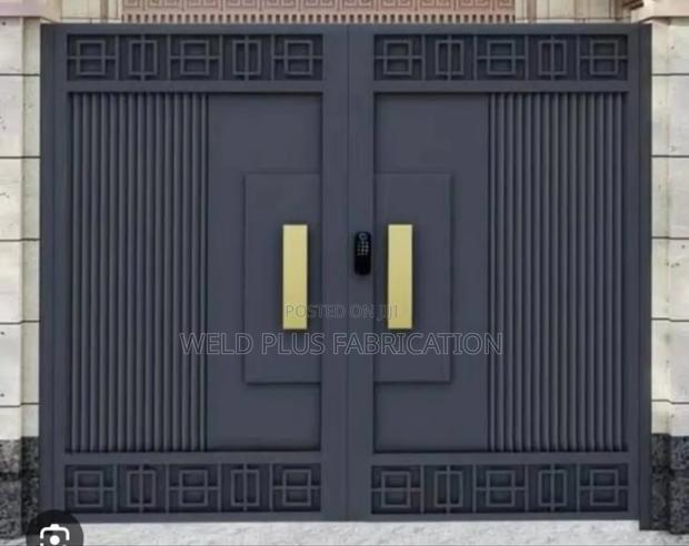 Fence Gate for Main Entrance · Photo 2