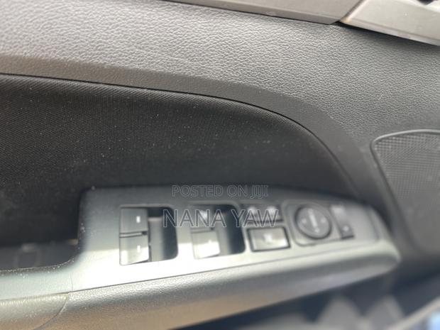 Hyundai Elantra SE 2018 Blue