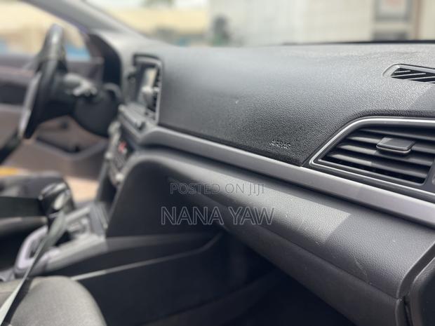 Hyundai Elantra SE 2018 Blue