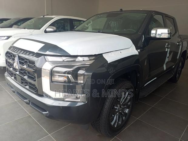 New Mitsubishi L200 2024 Gray photo 2