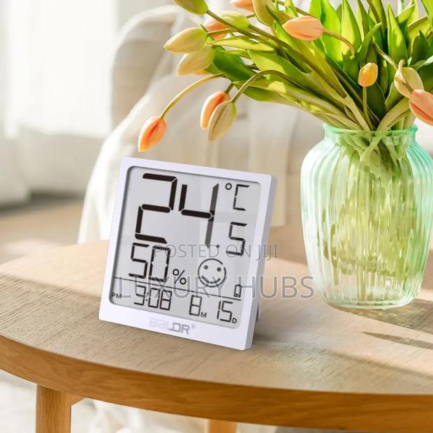 Hygrometer Thermometer With Clock · Photo 3