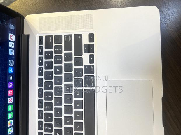 Laptop Apple MacBook Pro 16GB Intel Core I7 SSD 256GB photo 3