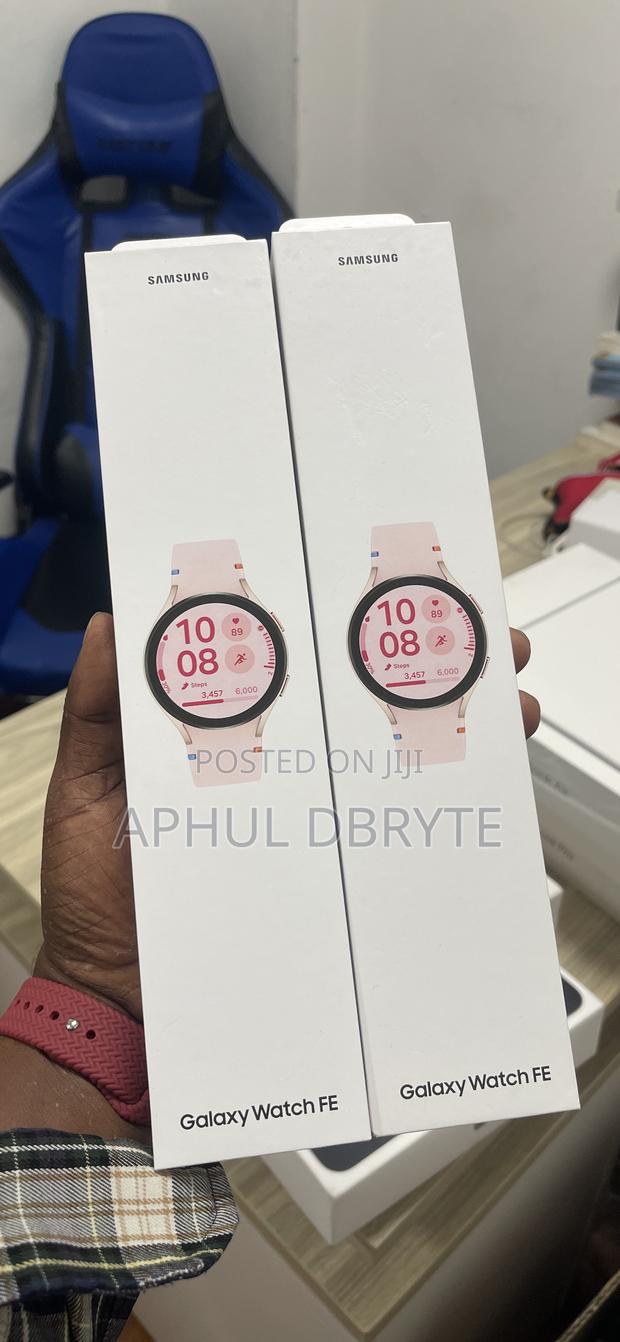 Brand New Galaxy Watch Fe · Photo 4