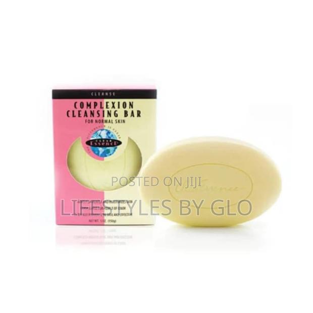 Clear Essence Platinum Complexion Soap · Photo 2