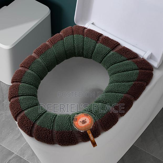 Two Colours Toilet Seat Cover · Photo 2