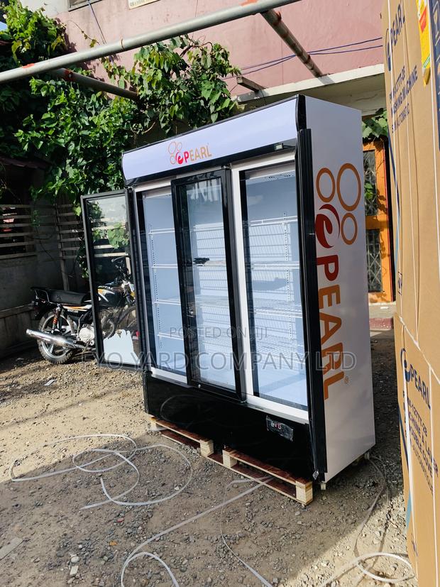 Freestanding Display Fridge 780l Pearl White · Photo 1
