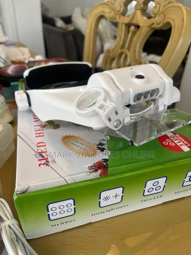 Lighted Magnifying Glasses