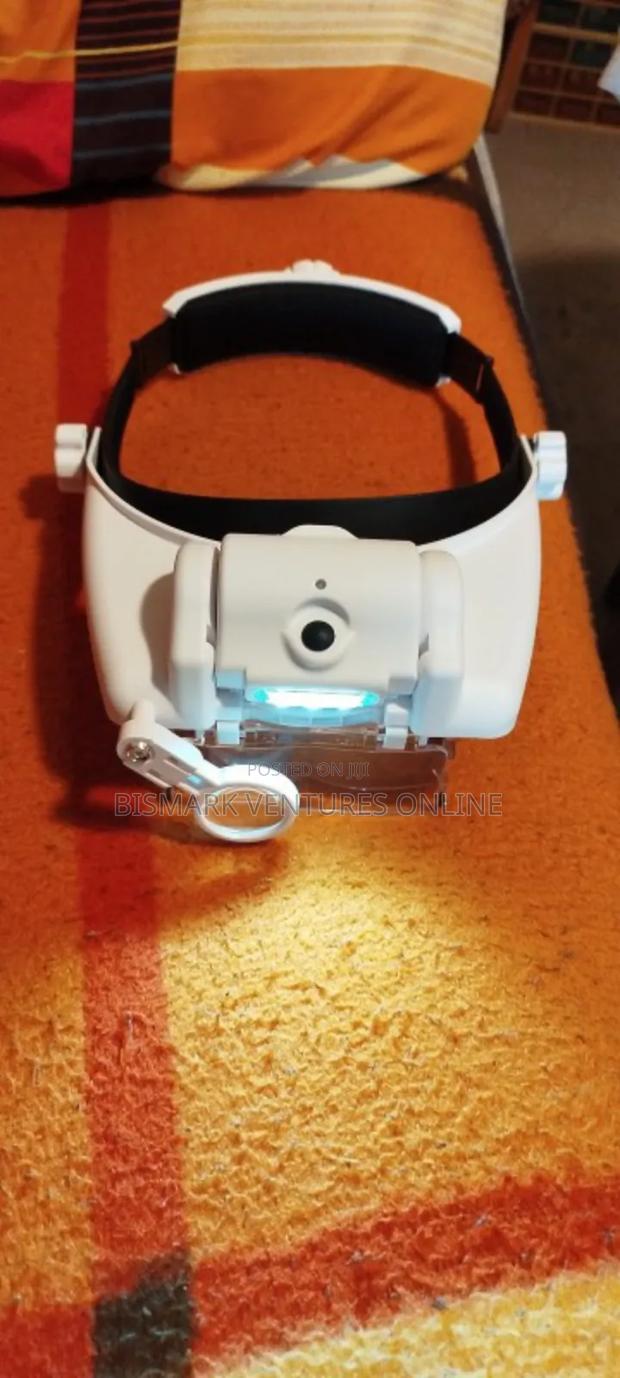 Lighted Magnifying Glasses