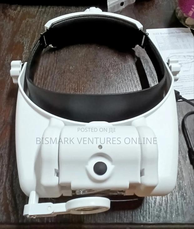 Lighted Magnifying Glasses