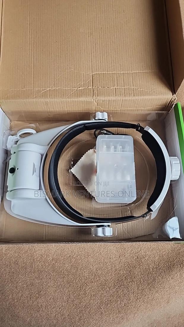 Lighted Magnifying Glasses