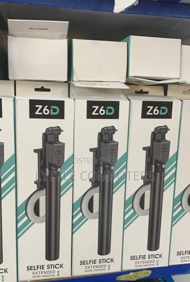 Z6d Selfie Stick With Light · Photo 2