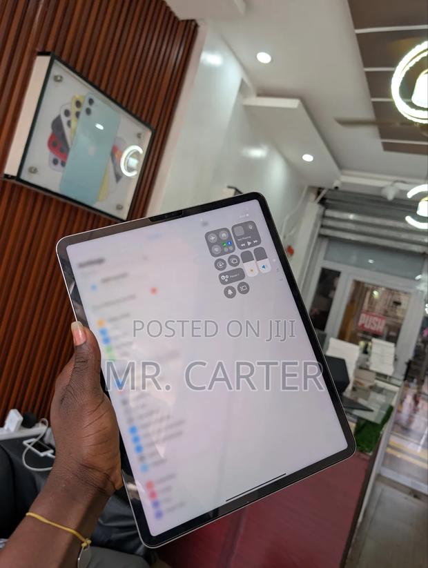 New Apple iPad Pro 12.9 (2022) 2 TB Gray photo 3