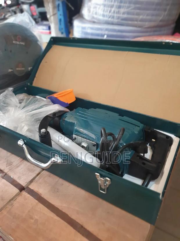 Electric Demolition Breaker 2500w · Photo 4