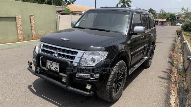 Mitsubishi Pajero 3.2 DI-D Automatic 2007 Black