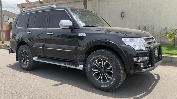 Mitsubishi Pajero 3.2 DI-D Automatic 2007 Black