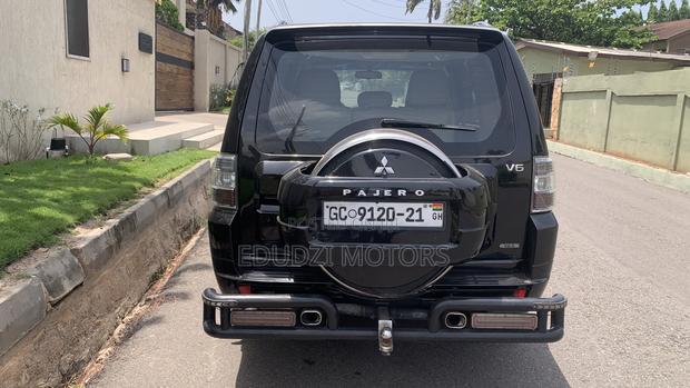 Mitsubishi Pajero 3.2 DI-D Automatic 2007 Black