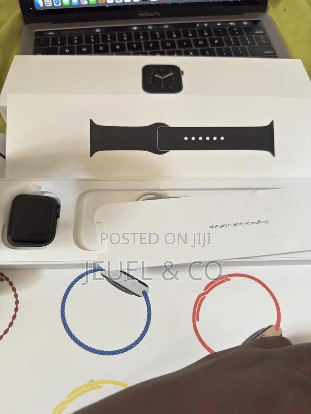 Apple Watch Se 1st Gen 40mm photo 6